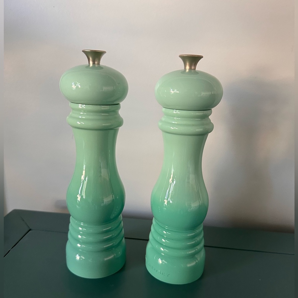 Le Creuset Salt & Pepper mills shakers